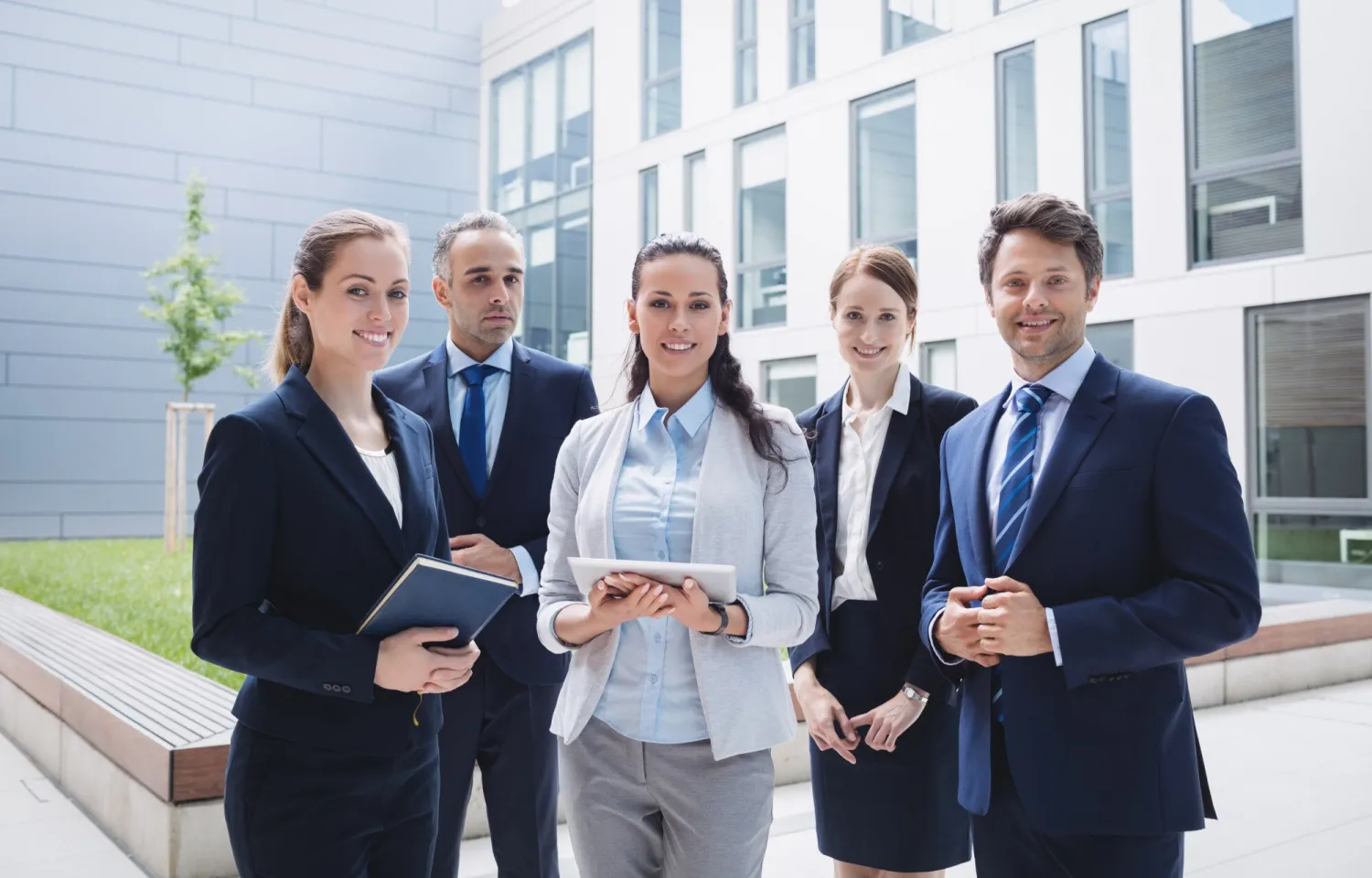 Beraterteam von WällerIT im modernen Büro